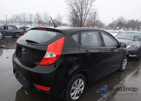 2013 Hyundai Accent Gs z USA, uszkodzony, nr VIN KMHCT5AE6DU138793